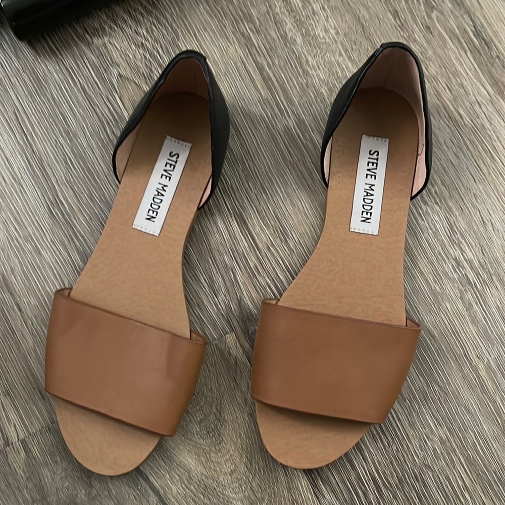 Leather sandals